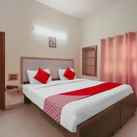 Kaveri Hotel Bed & Breakfast Mysore Buitenkant foto