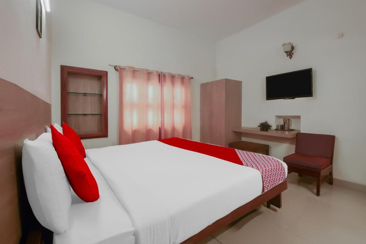 Kaveri Hotel Bed & Breakfast Mysore Buitenkant foto